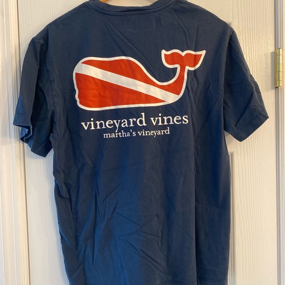 Vineyard Vines t-shirt - Picture 2 of 8